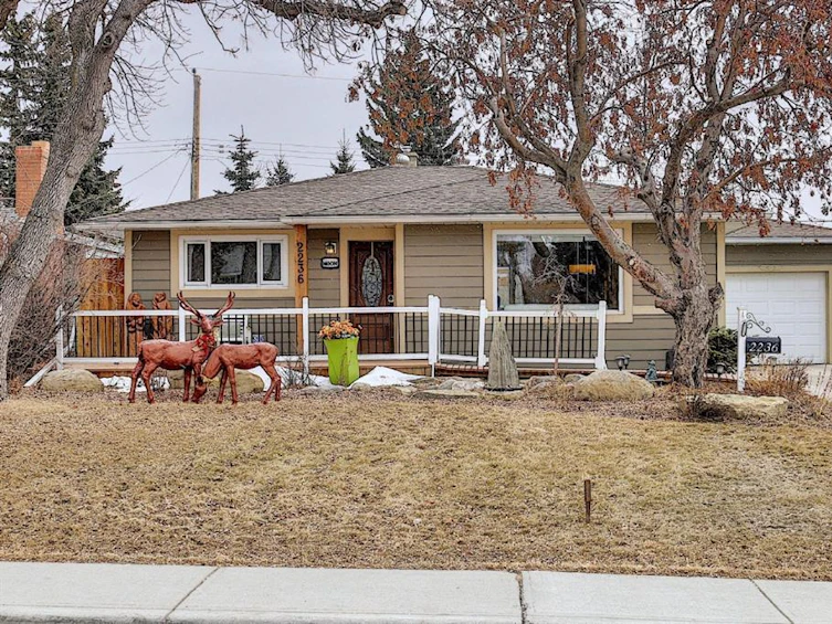 2236 38 Street Southwest, Calgary, AB, T3E 3E2