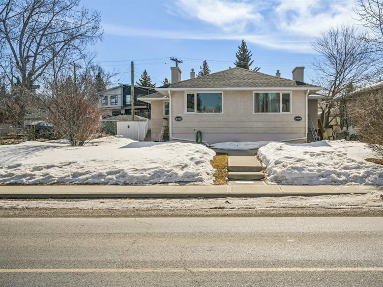 2404 Richmond Route Southwest, Calgary, AB, T2T 5E4