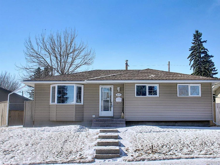 815 Avonlea Place Southeast, Calgary, AB, T2H 1W4