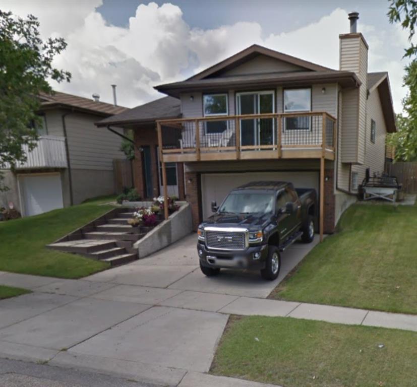 43 Berkshire Route Northwest, Calgary, AB, T3K 2A2
