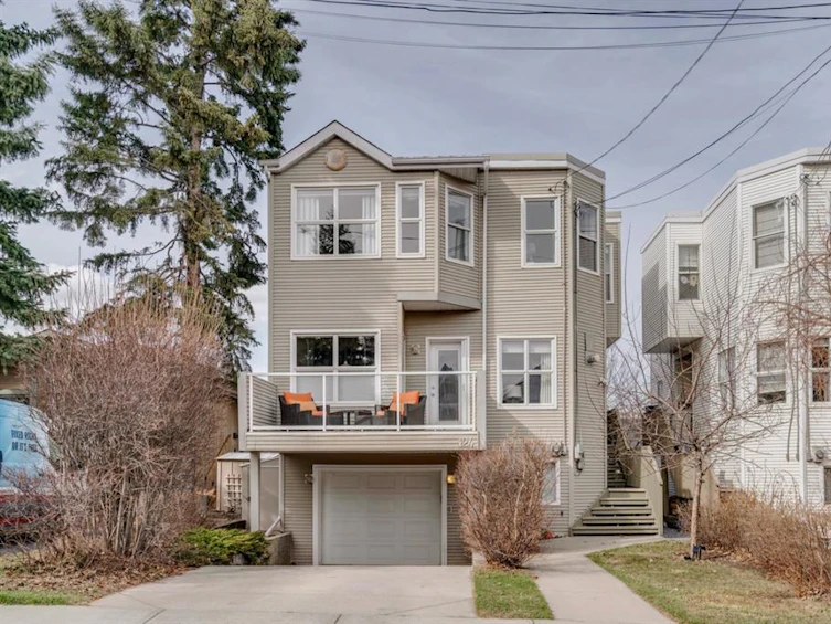 124 38a Avenue Southwest, Calgary, AB, T2S 0W4