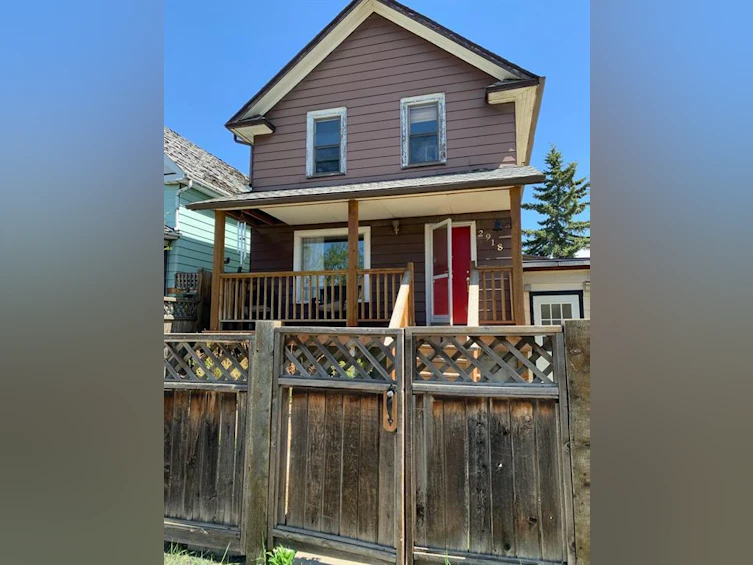 2918 17 Street Southeast, Calgary, AB, T2G 3W3