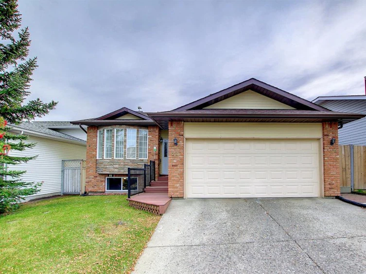 23 Macewan Meadow Link Northwest, Calgary, AB, T3K 3H4