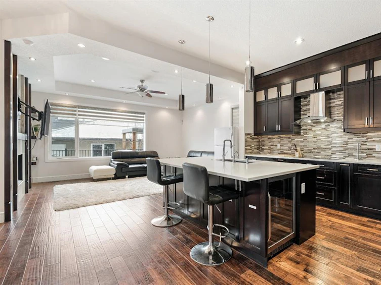 5027 21a Street Southwest, Calgary, AB, T2T 5C4