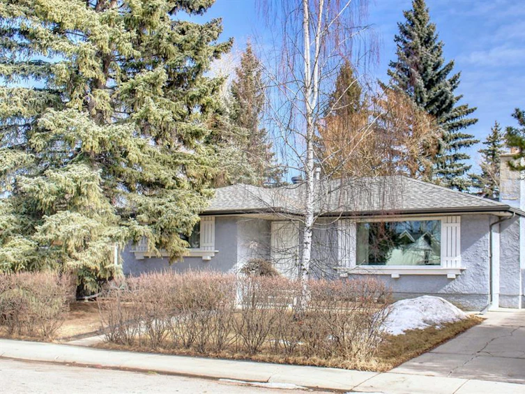420 Cedarille Crescent Southwest, Calgary, AB, T2W 2H7