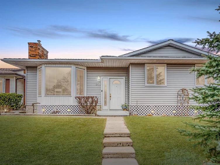 248 Whitehorn Crescent Northeast, Calgary, AB, T1Y 1X8