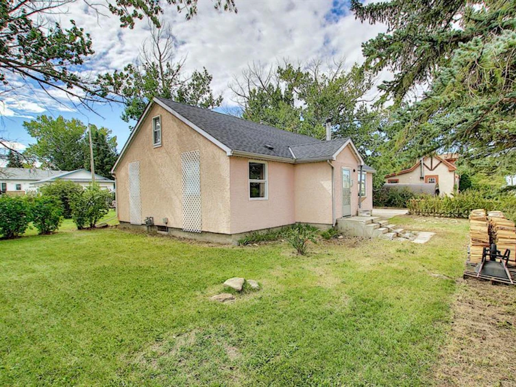 339 3rd Street, Irricana, AB, T0M 1B0