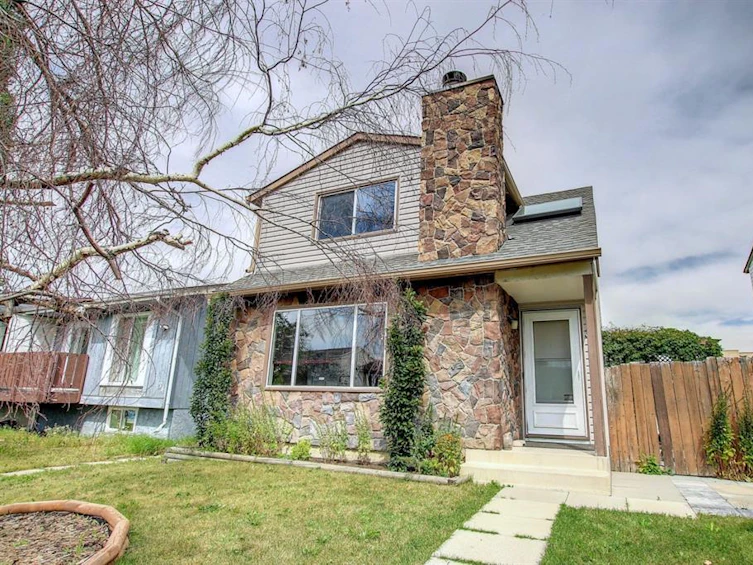 32 Falsby Way Northeast, Calgary, AB, T3J 1C3