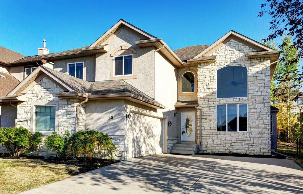38 Discovery Ridge Mount Southwest, Calgary, AB, T3H 5G3