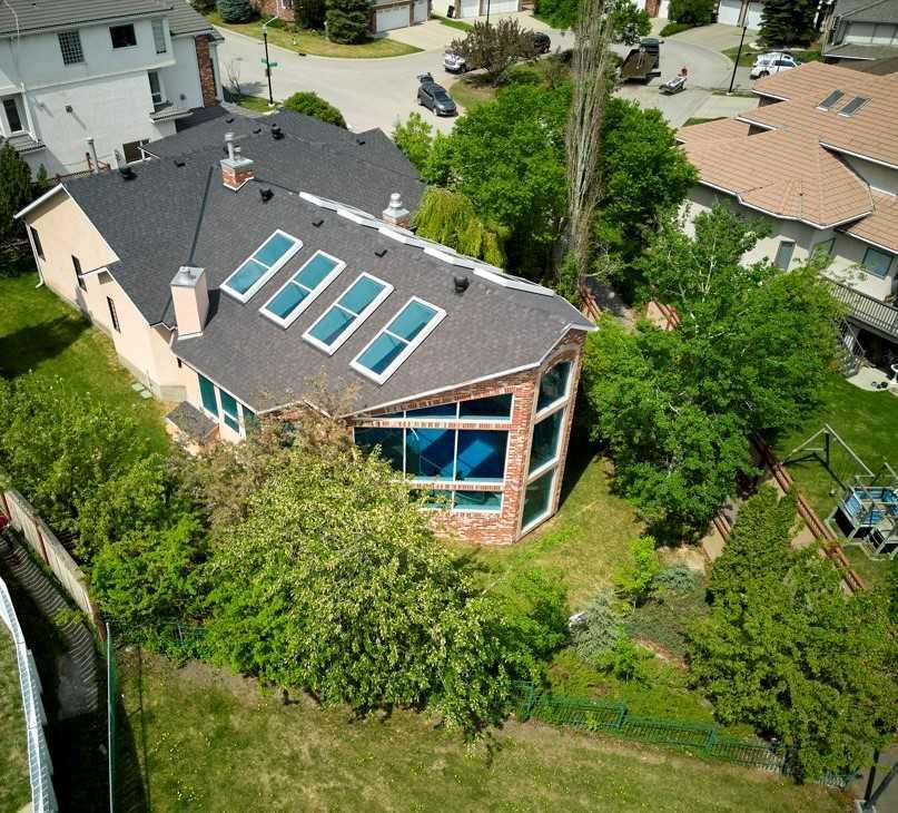 9 Christie Estate Heath Southwest, Calgary, AB, T3H 2Z5