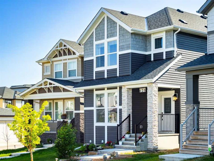 420 Hillcrest Manor Southwest, Airdrie, AB, T4B 3W1