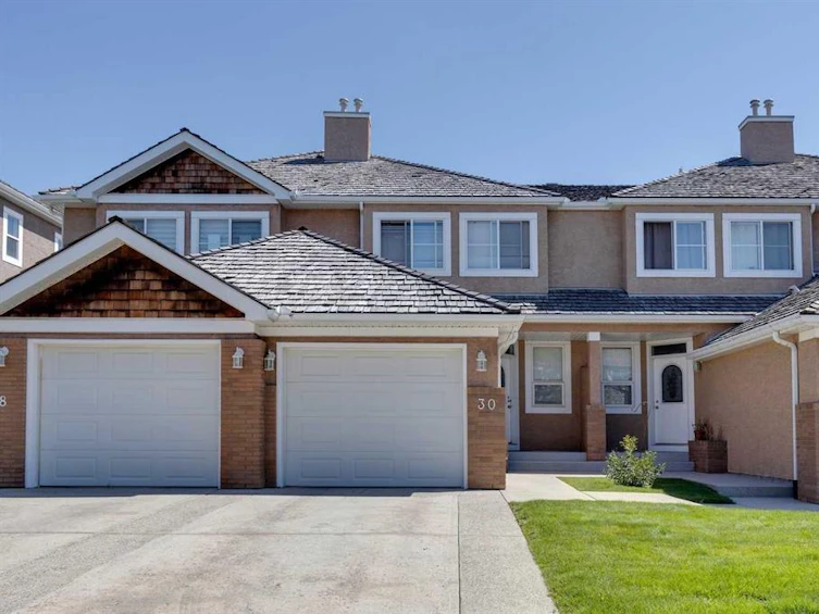 30 Royal Manor Northwest, Calgary, AB, T3G 5T7