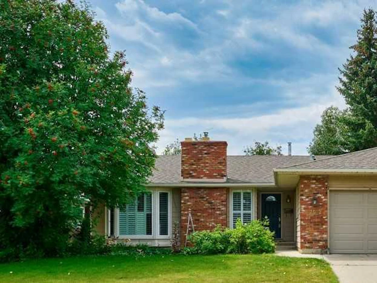 2032 Lake Bonavista Drive Southeast, Calgary, AB, T2J 4B5