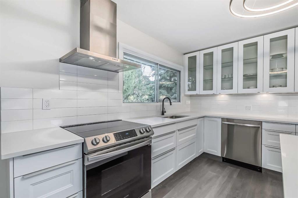 8228 5 Street Southwest, Calgary, AB, T2V 1C5