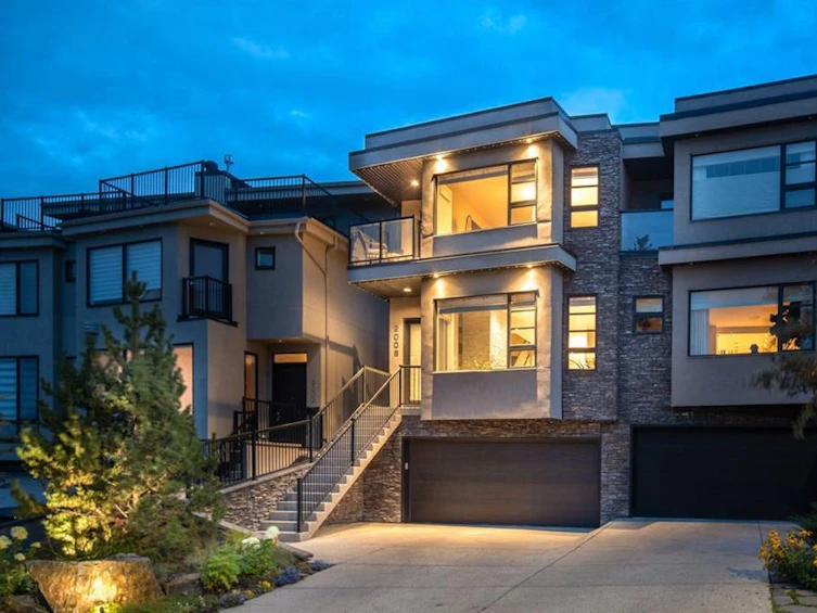 2005 28 Avenue Southwest, Calgary, AB, T2T 1K4