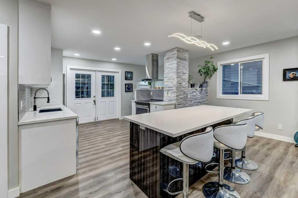 8815 Fairmount Drive Southeast, Calgary, AB, T2H 0Z4
