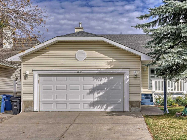 3574 Douglas Woods Heights Southeast, Calgary, AB, T2Z 2G3