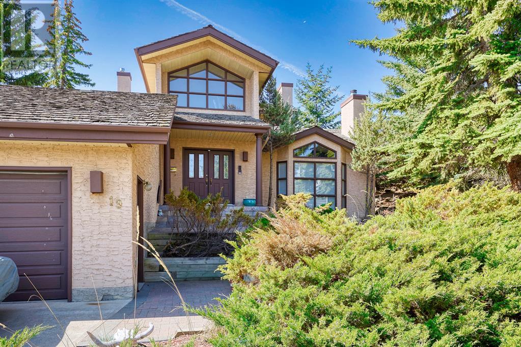 19 Patterson Crescent Southwest, Calgary, AB, T3H 2C4