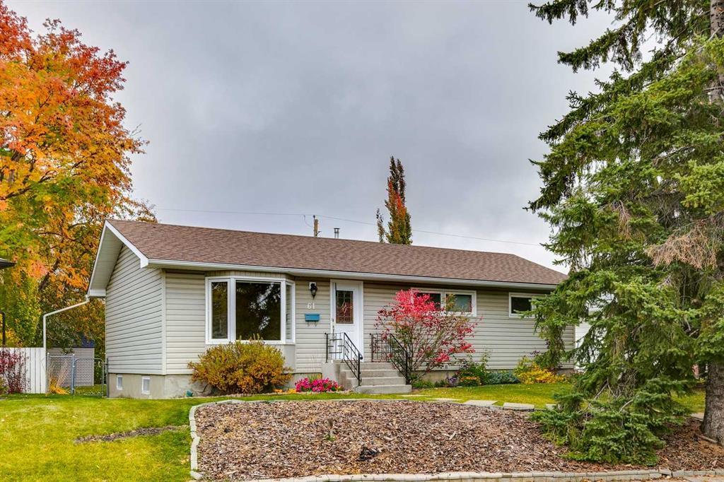 61 Carmangay Crescent Northwest, Calgary, AB, T2L 0S8