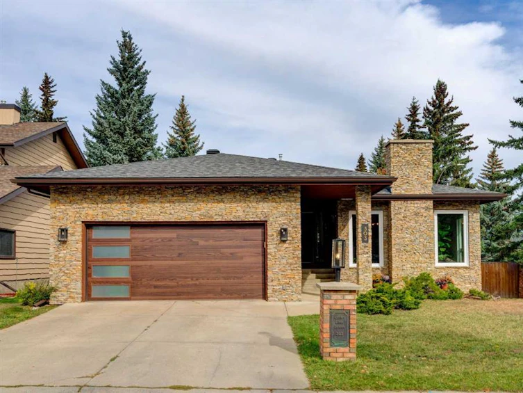 303 Canter Place Southwest, Calgary, AB, T2W 3Z3