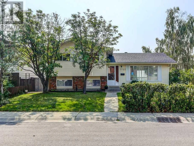 7727 67 Avenue Northwest, Calgary, AB, T3B 4P2