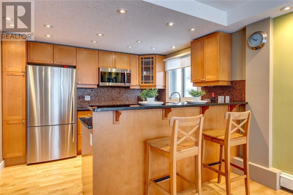 10,-806 9a Street Northwest, Calgary, AB, T2N 1V1