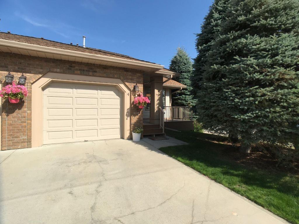 4 SE Douglas Woods Pa  