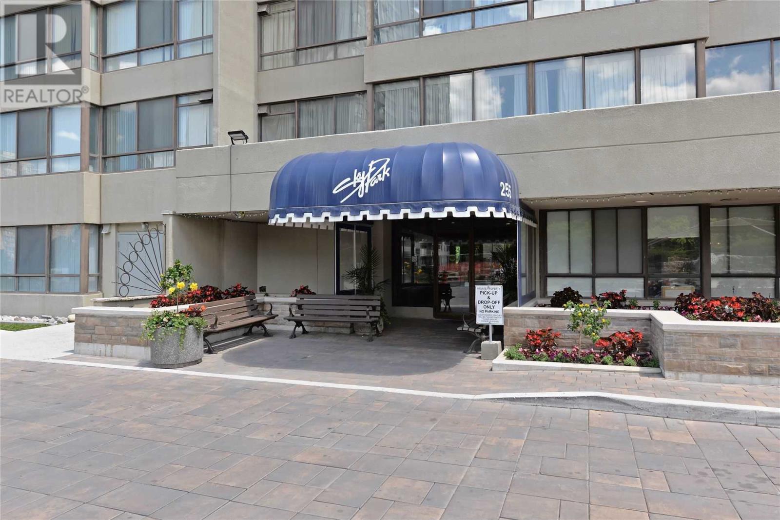 1509-255 Bamburgh Cir  