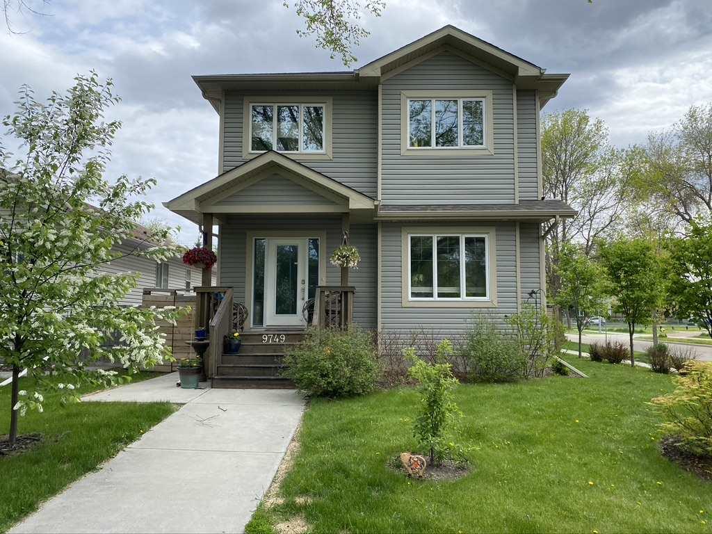 9749 N 71 Ave