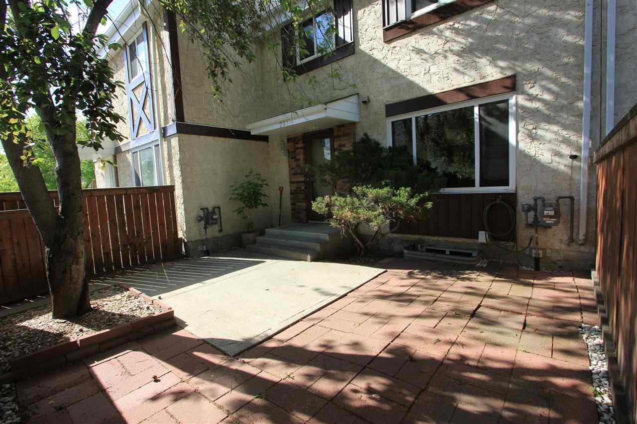261 NW Primrose Gd  