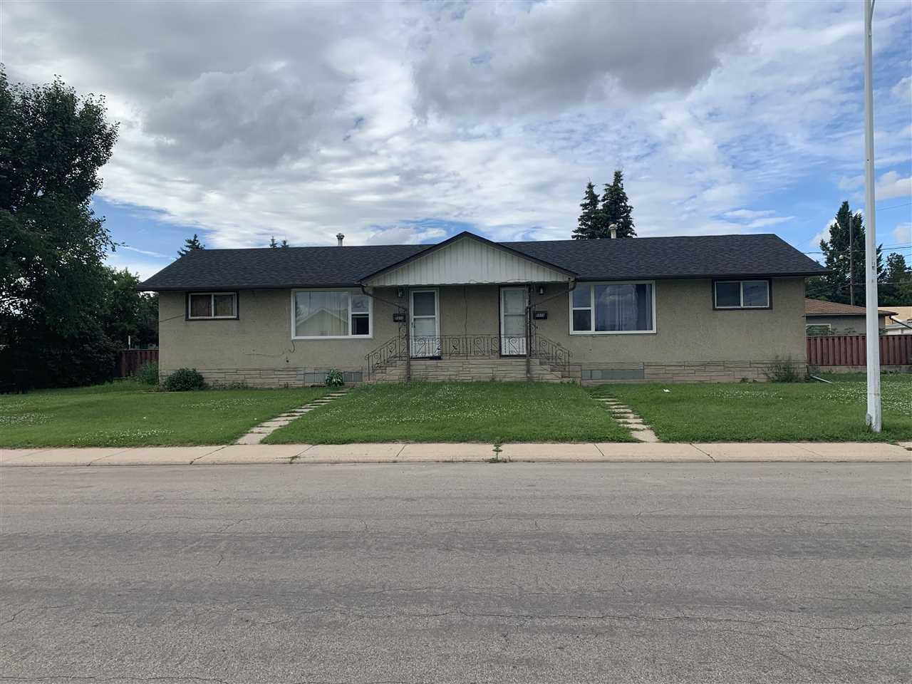 8808-8810 128 Ave NW  