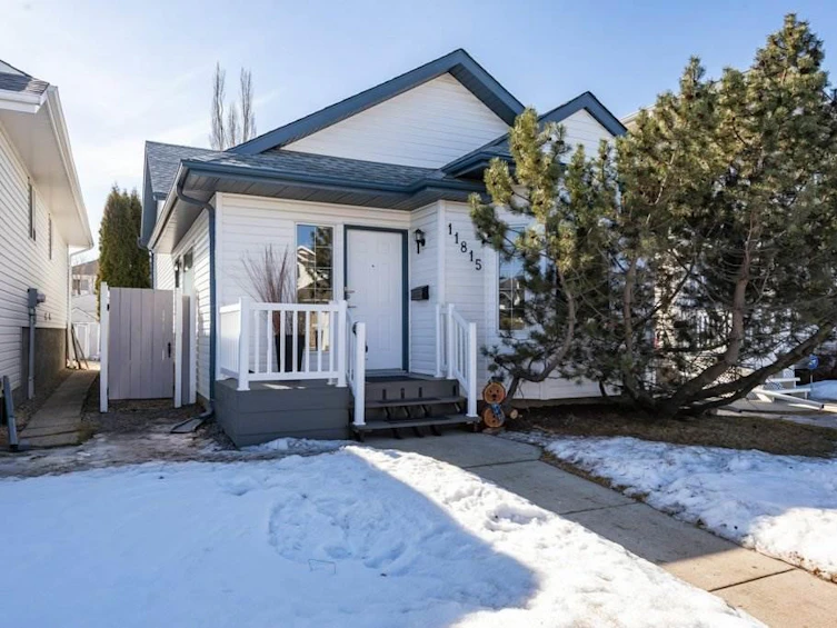 11815 9 Avenue NW, Edmonton, AB, T6J 7A1