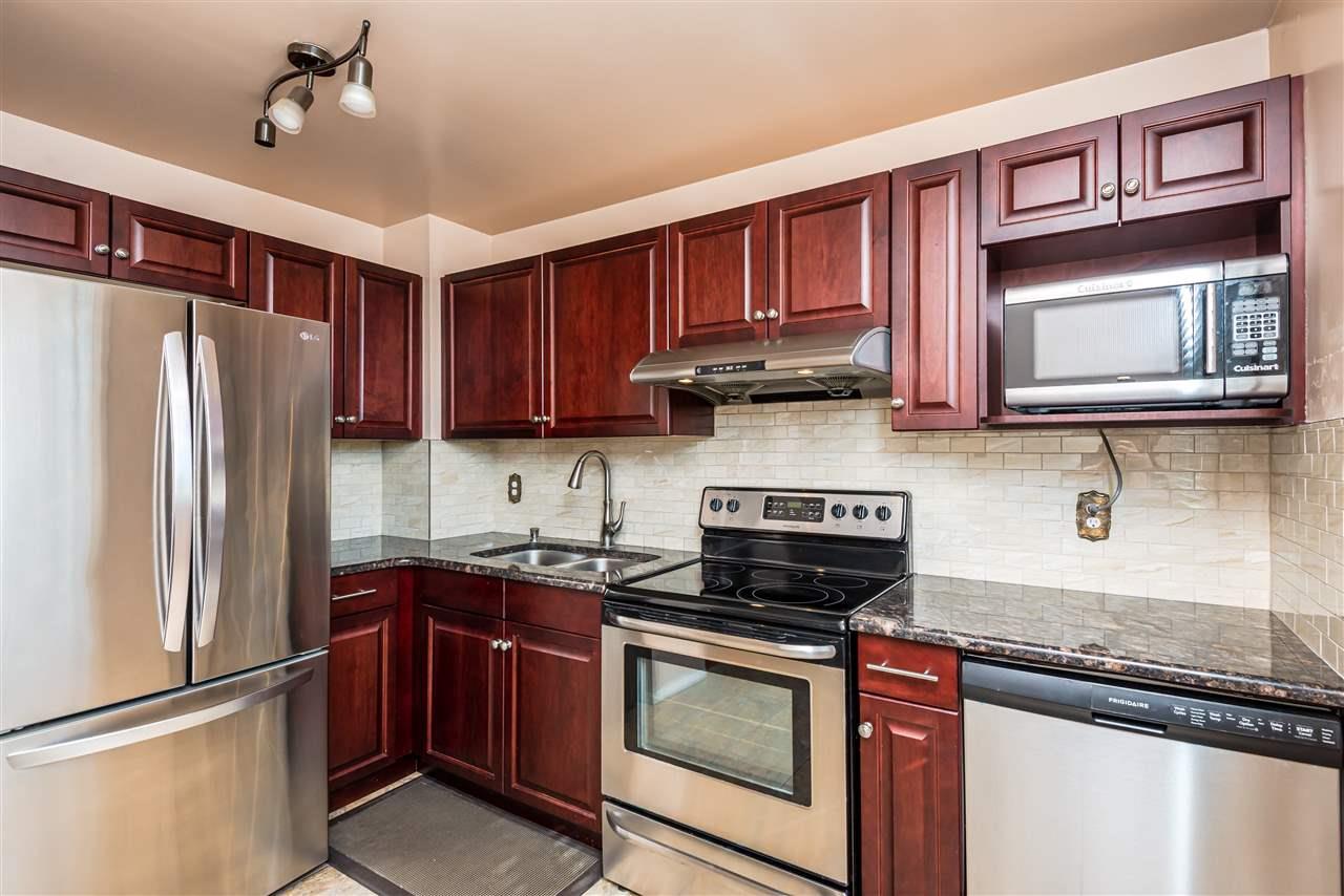1604 37 St NW