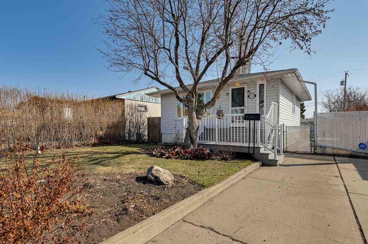 10907 152 St NW