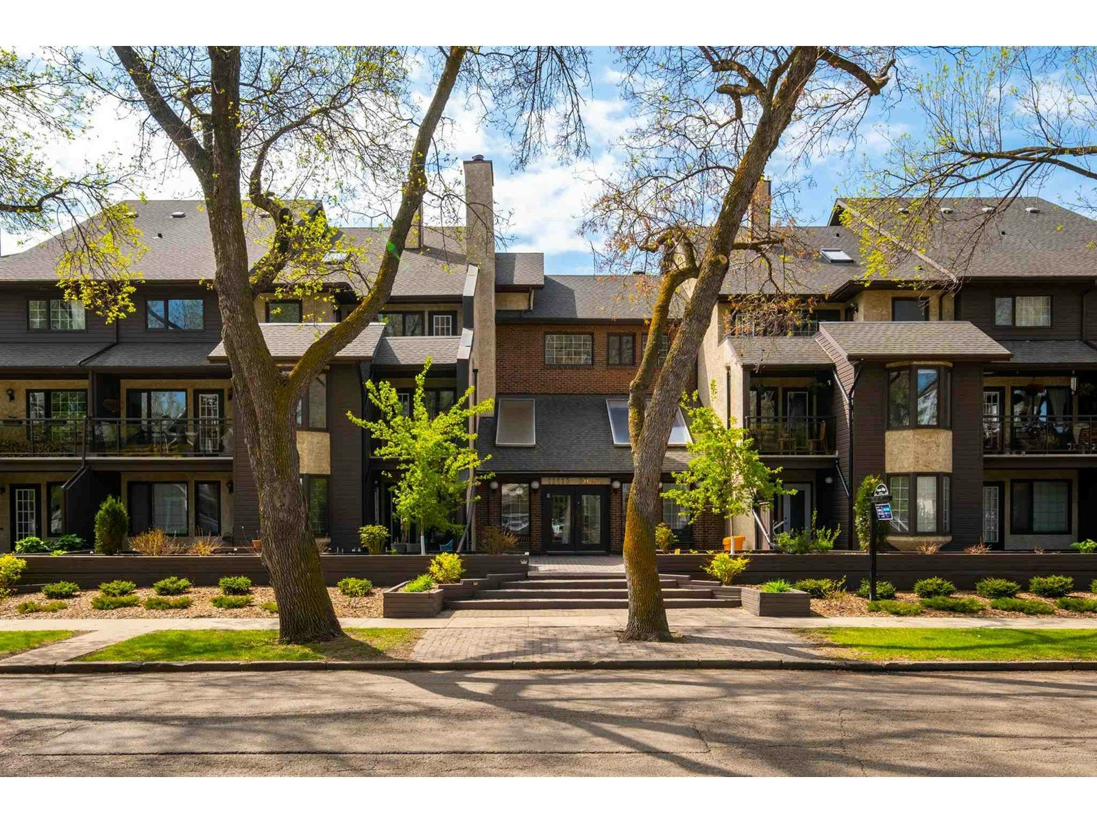 106-11115 80 Avenue NW, Edmonton, AB, T6G 0R4