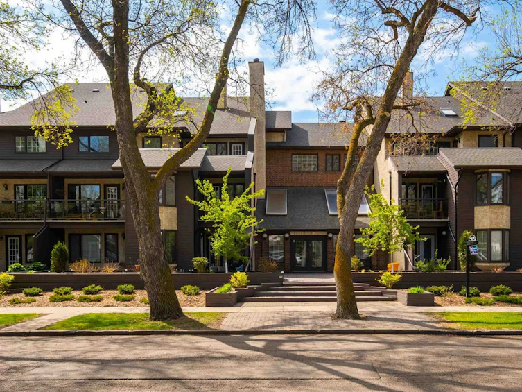 106-11115 80 Avenue NW, Edmonton, AB, T6G 0R4