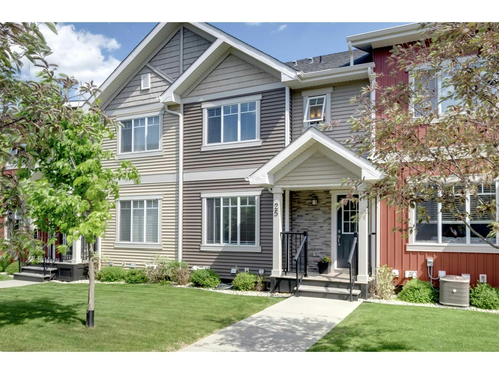 25-675 Albany Wy NW, Edmonton, AB, T6V 0H1