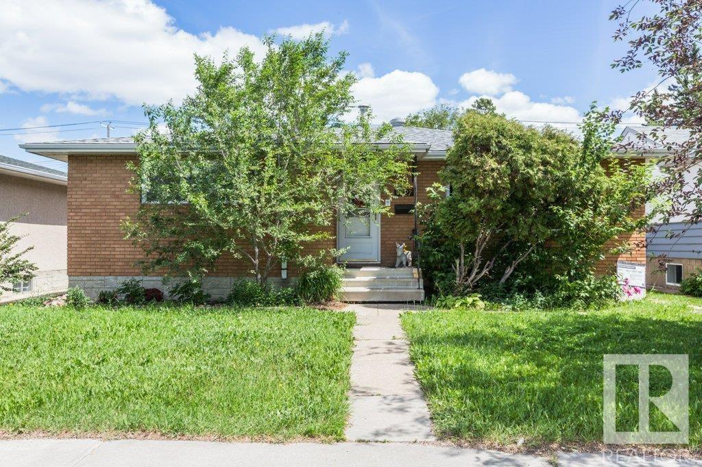 9627 149 Street NW, Edmonton, AB, T5P 1K1