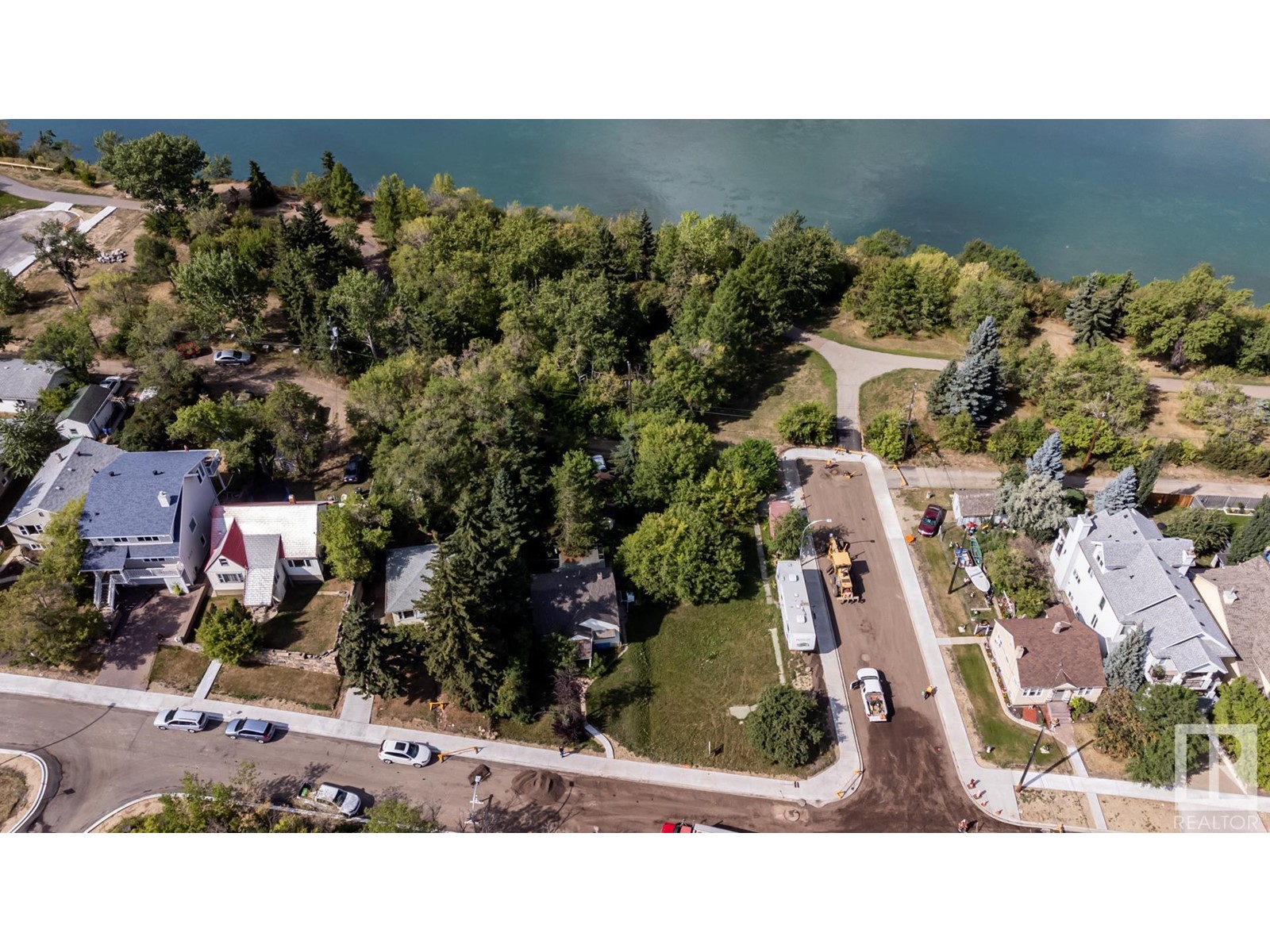 9556 99a Street NW, Edmonton, AB, T6E 3W6