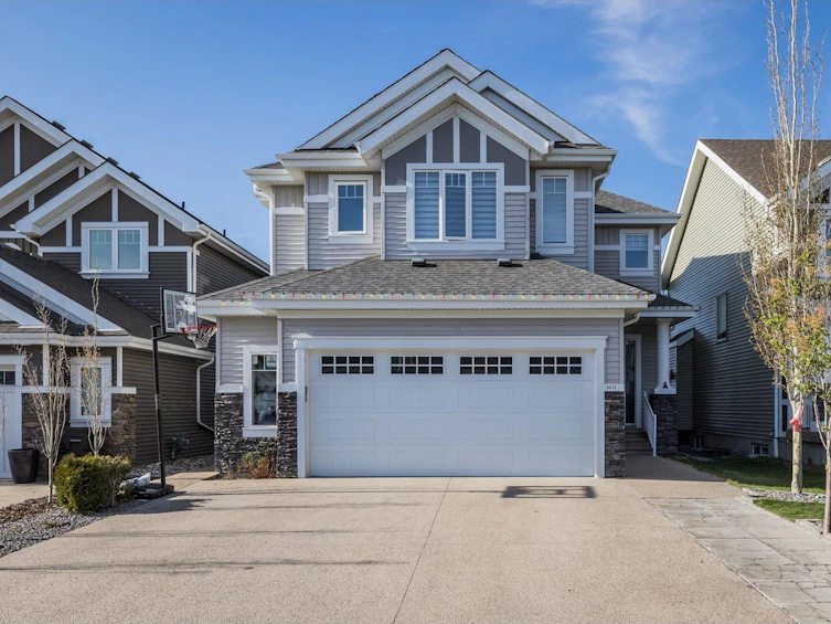 9032 24 Avenue SW, Edmonton, AB, T6X 1A6