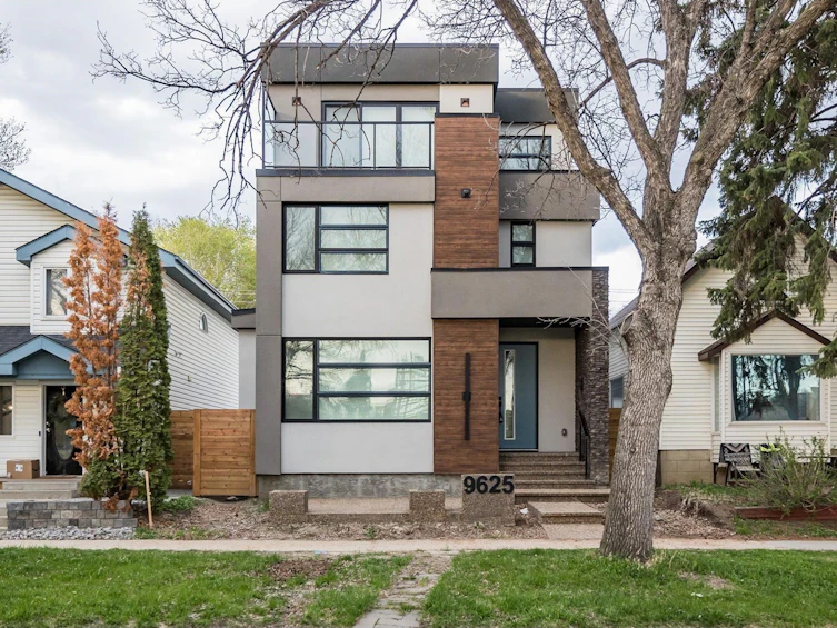 9625 101 Street NW, Edmonton, AB, T5K 0W7