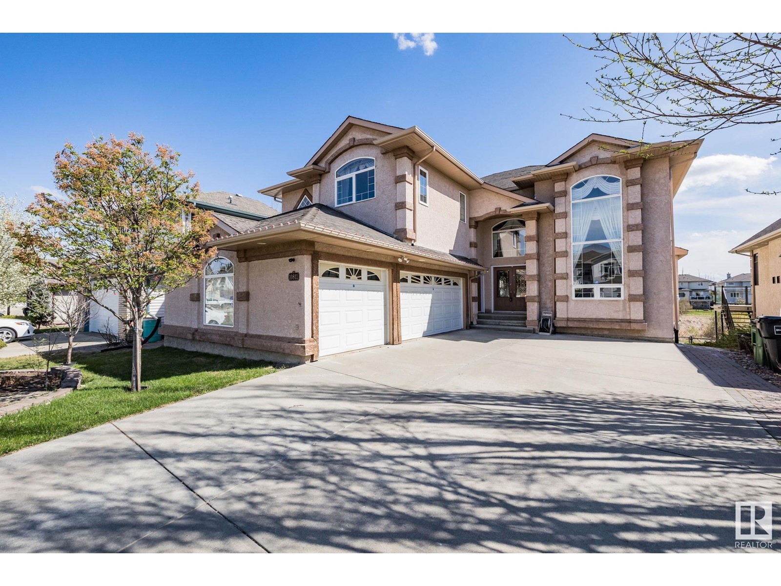 10811 6 Avenue SW, Edmonton, AB, T6W 1G3