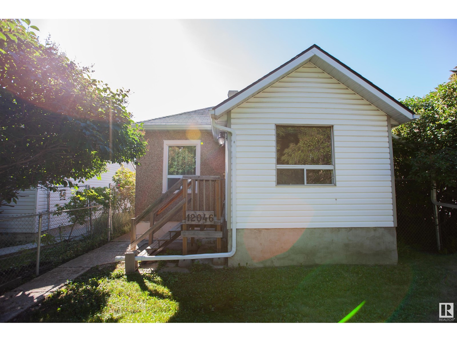 12046 94 Street NW, Edmonton, AB, T5G 1J7