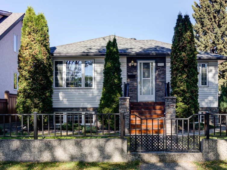 9310 72 Avenue NW, Edmonton, AB, T6E 0Y2