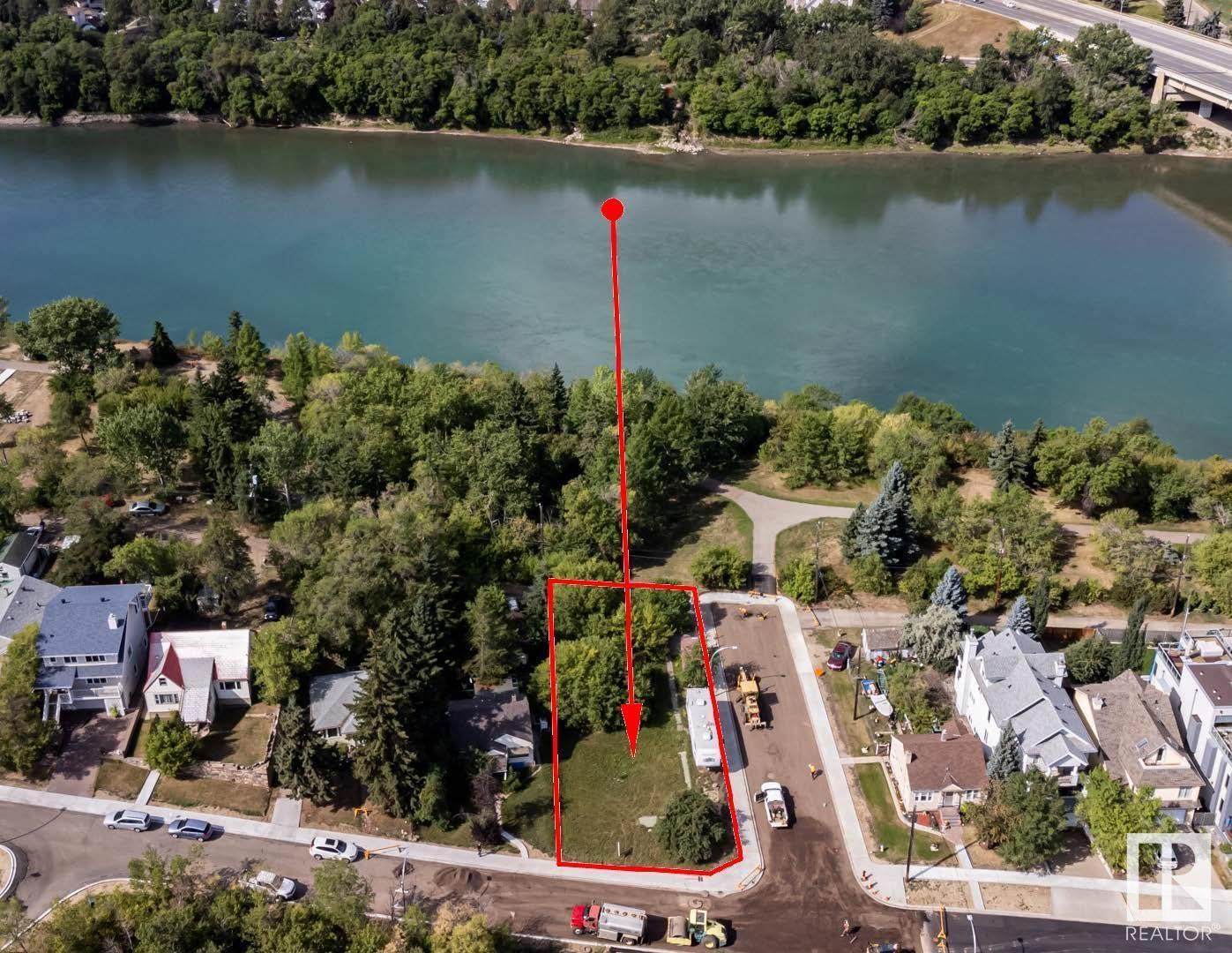 9556 99a Street NW, Edmonton, AB, T6E 3W6