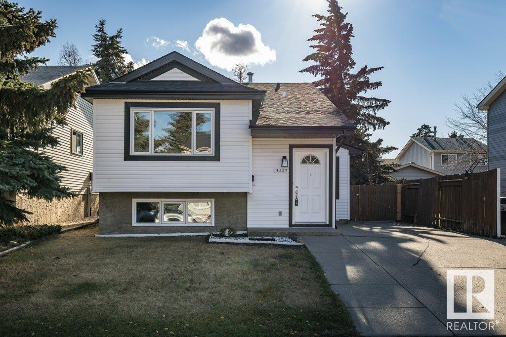 4527 33 Avenue NW, Edmonton, AB, T6L 4X8