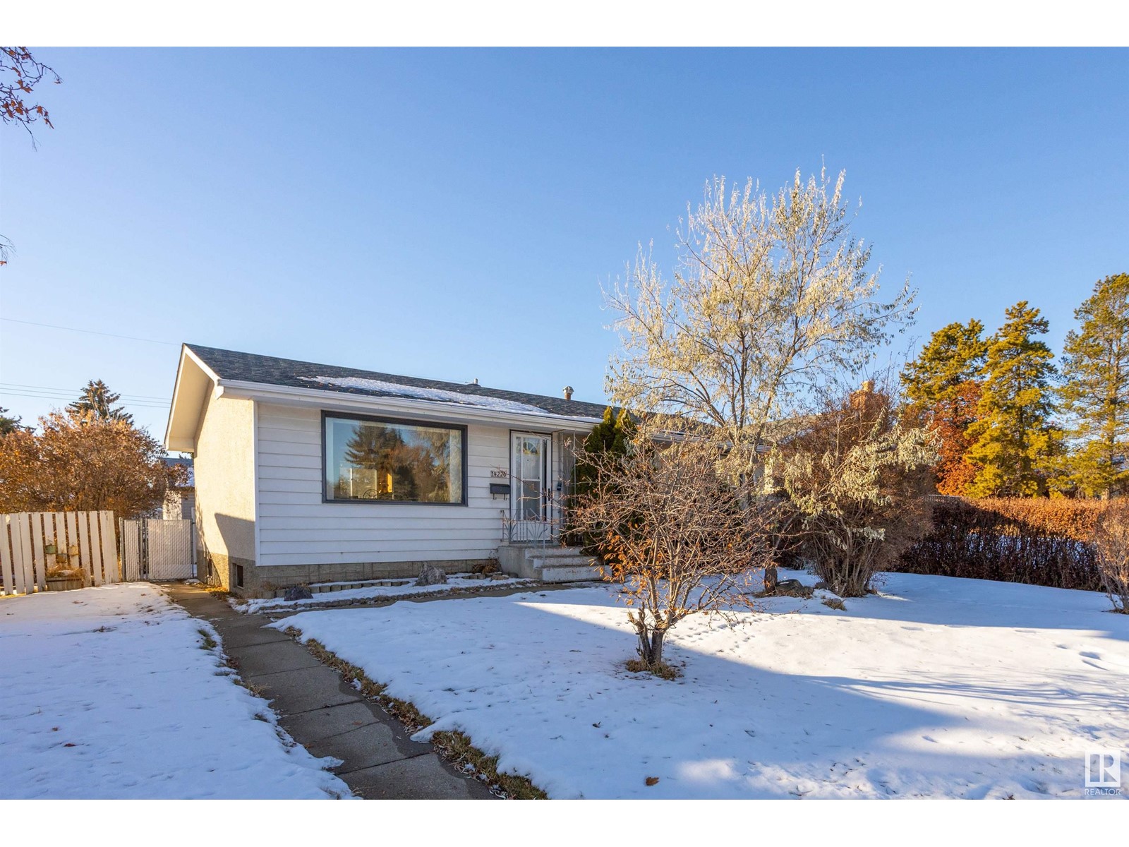 14220 58 Street NW, Edmonton, AB, T5A 1W4