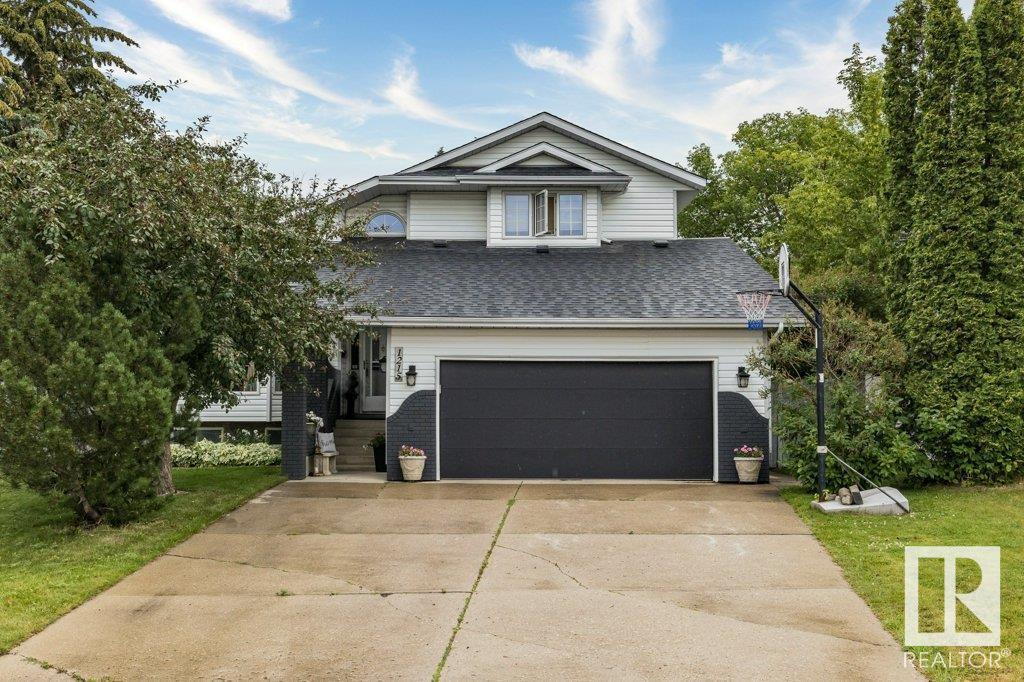 1215 56 Street NW, Edmonton, AB, T6L 2B2