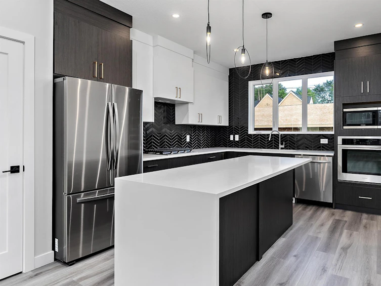 7552 80 Avenue NW, Edmonton, AB, T6C 0S4