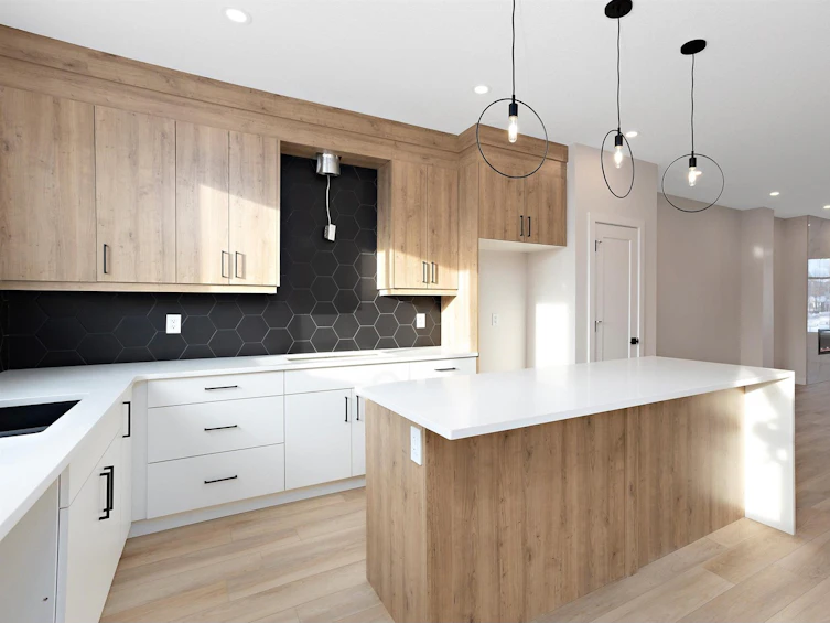 9813 70 Avenue NW, Edmonton, AB, T6E 0V6
